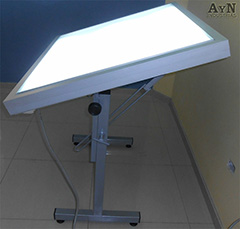 Mesa de luz con base plegable